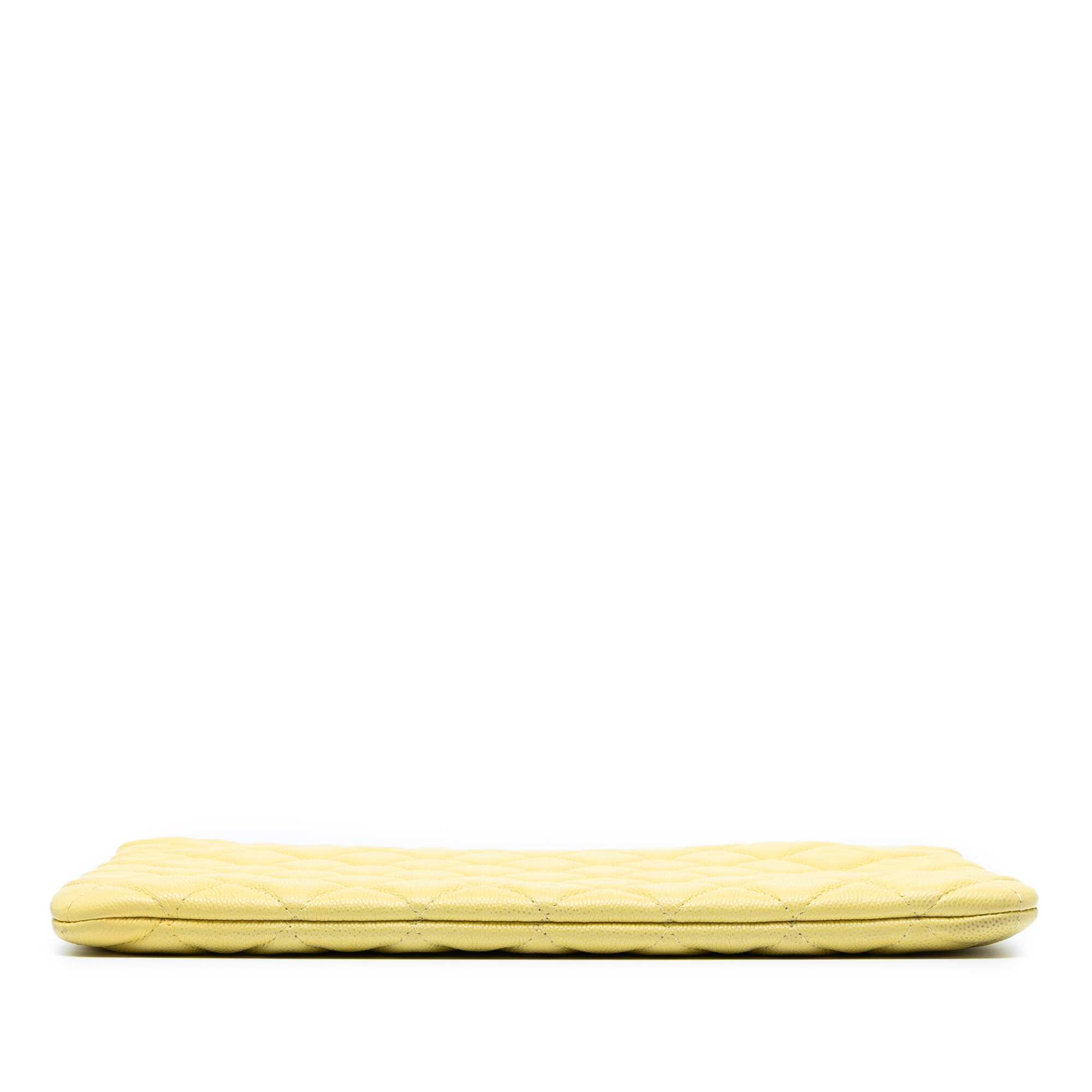 Pre-owned Quilted Pouch