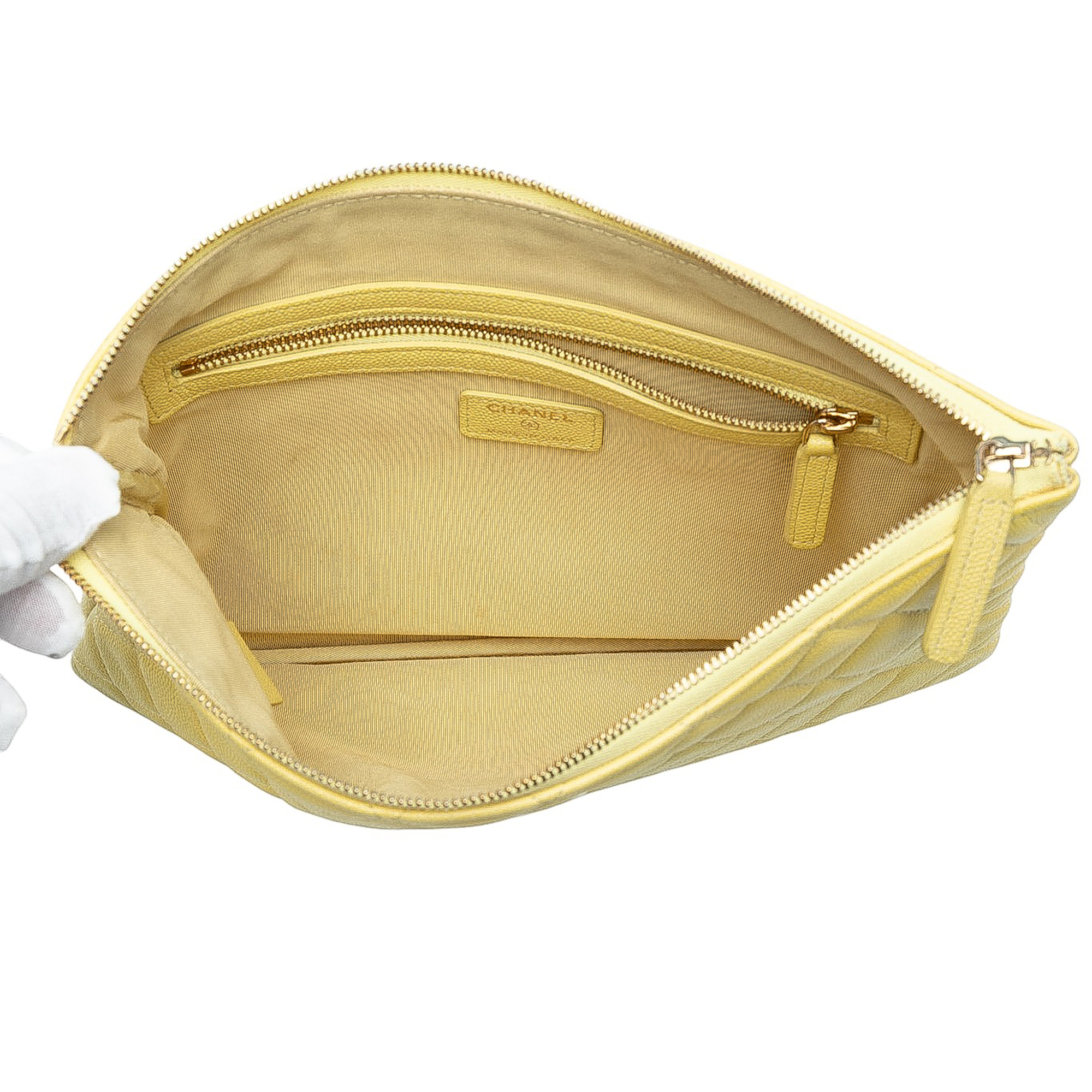 Pre-owned Quilted Pouch