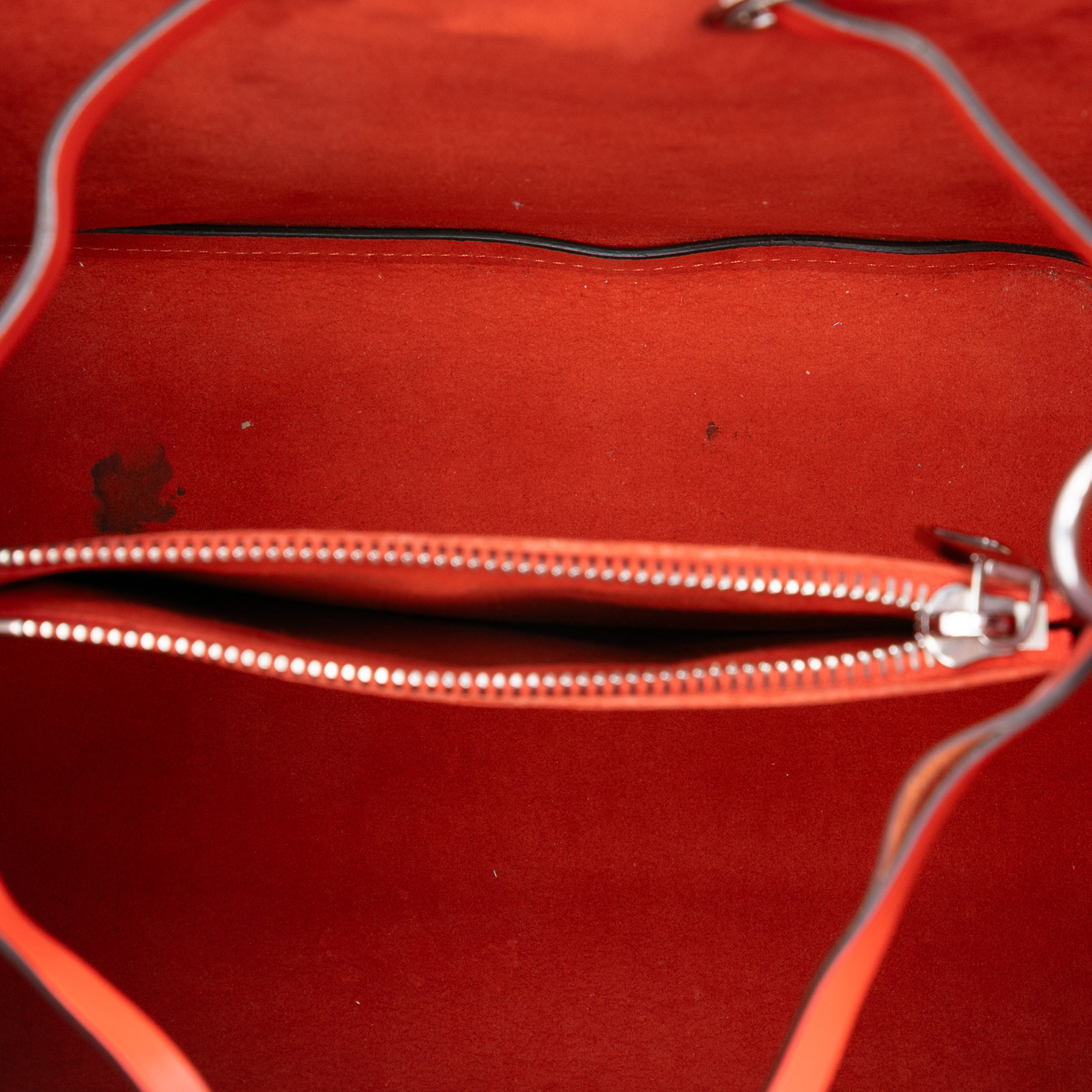 Pre-owned Leather Bucket Bag