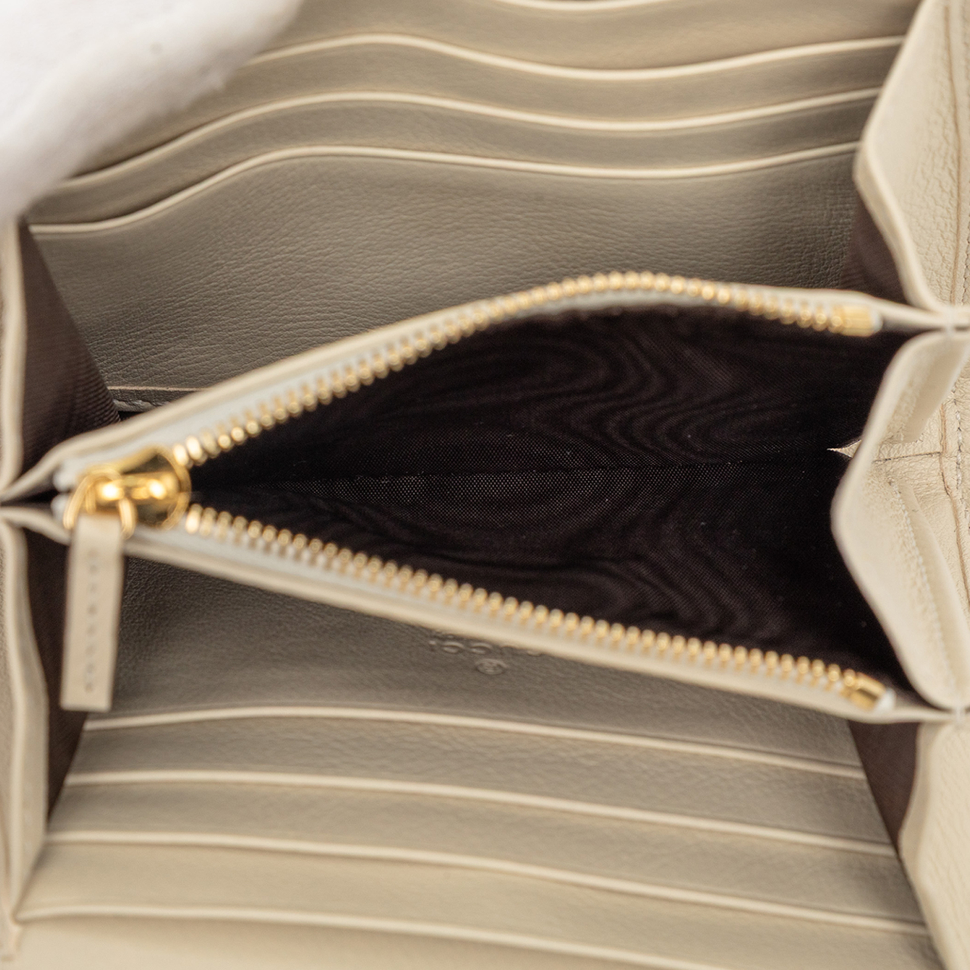 Pre-owned Chain Leather Shoulder Bag