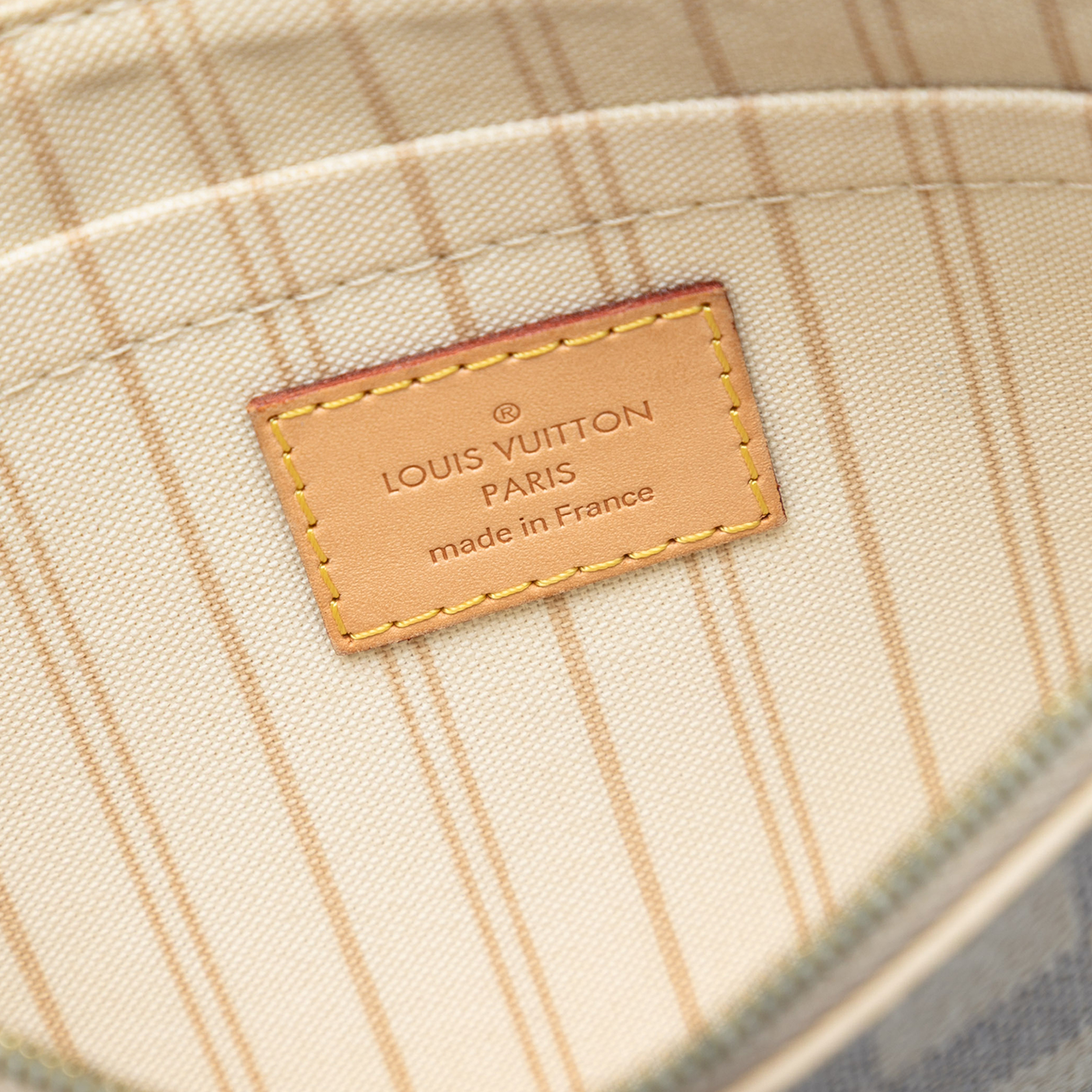 Pre-owned Printed Pouch