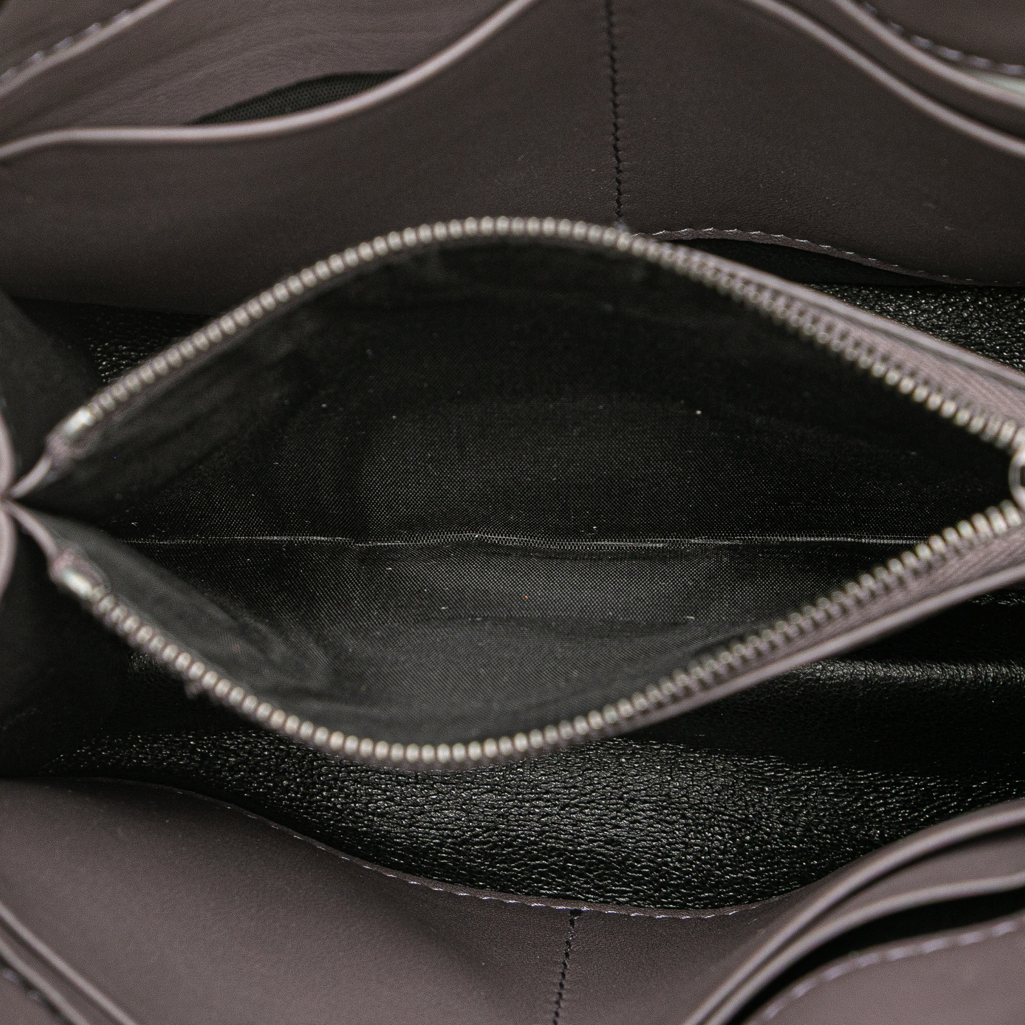 Pre-owned Chain Leather Bag