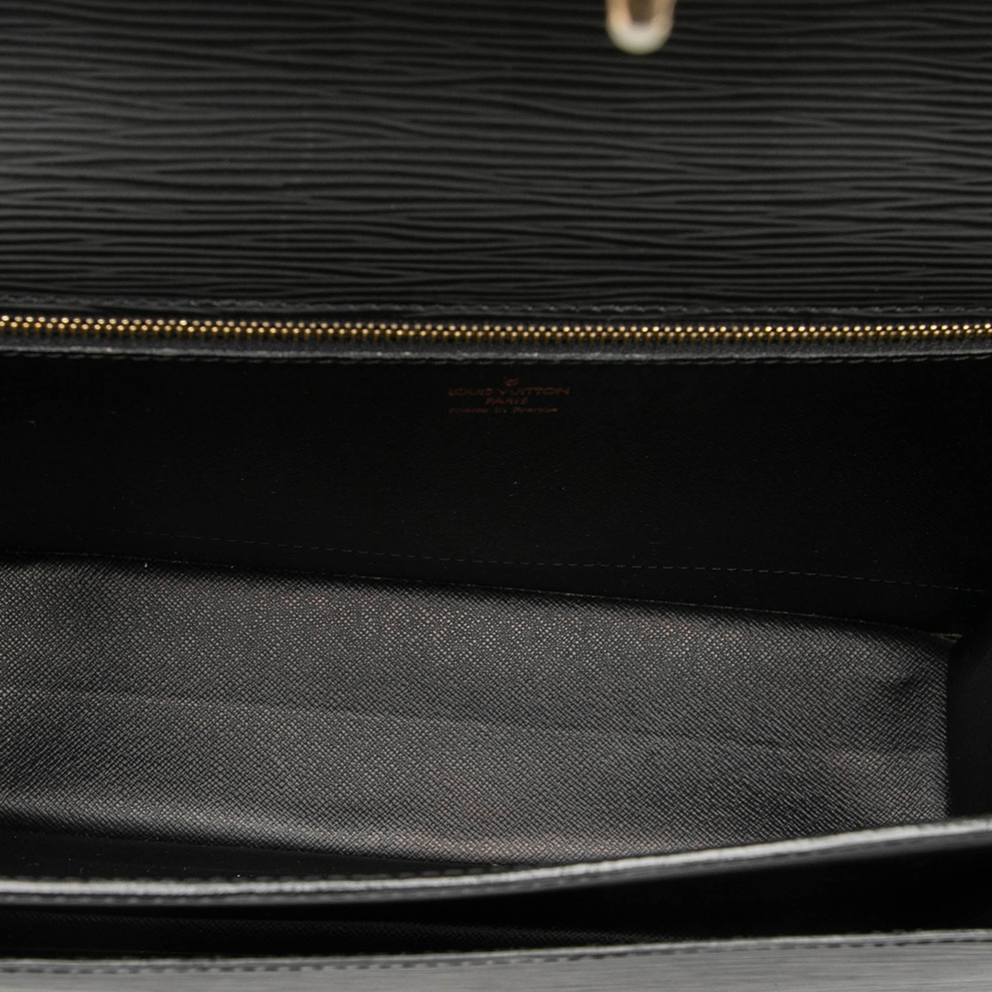 Pre-owned Structured Leather Satchel